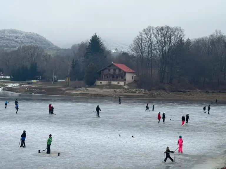 korculovanie na jazere tajch
